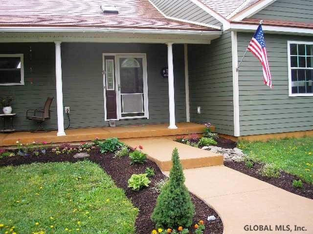 784 Crawford Road Rotterdam, NY 12306 - Photo 3 of 24 Photo 3