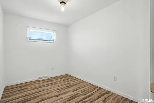 $77,000 | 116 Main Street, Buffalo, IA 52728