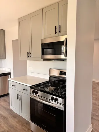 $2,750 | 230 Delaware Drive, Bolingbrook, IL 60440