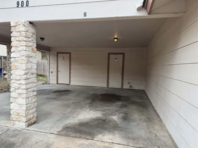a view of a garage