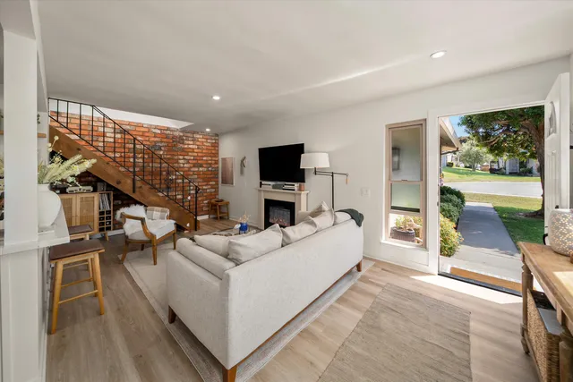 $685,000 | 5946 Hickory Street, Unit 2, Carpinteria, CA 93013