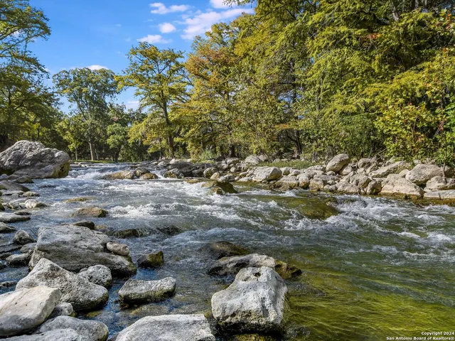 $775,000 | 1228 Ervendberg Avenue, Unit 304, New Braunfels, TX 78130