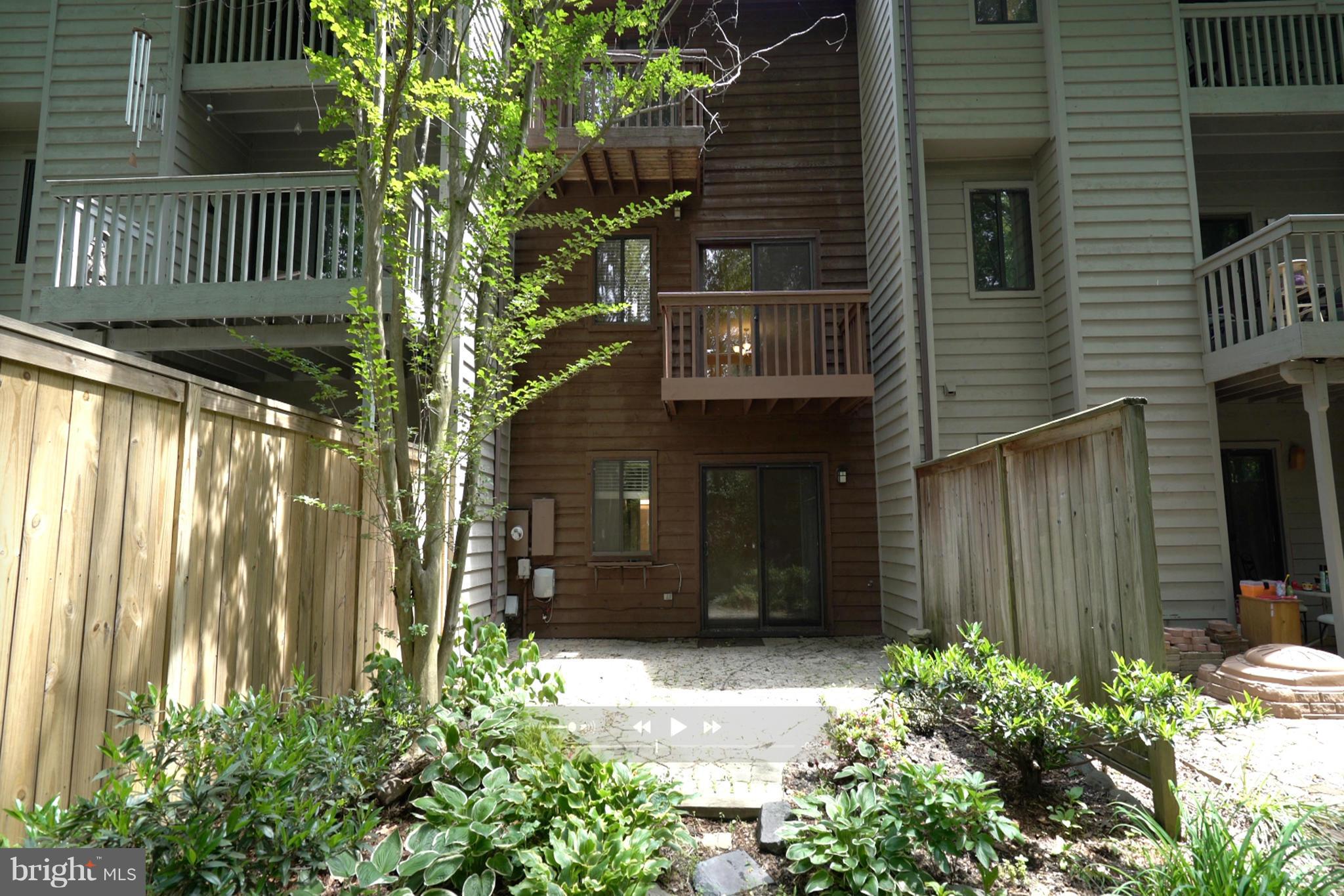 Exterior (Rear)
