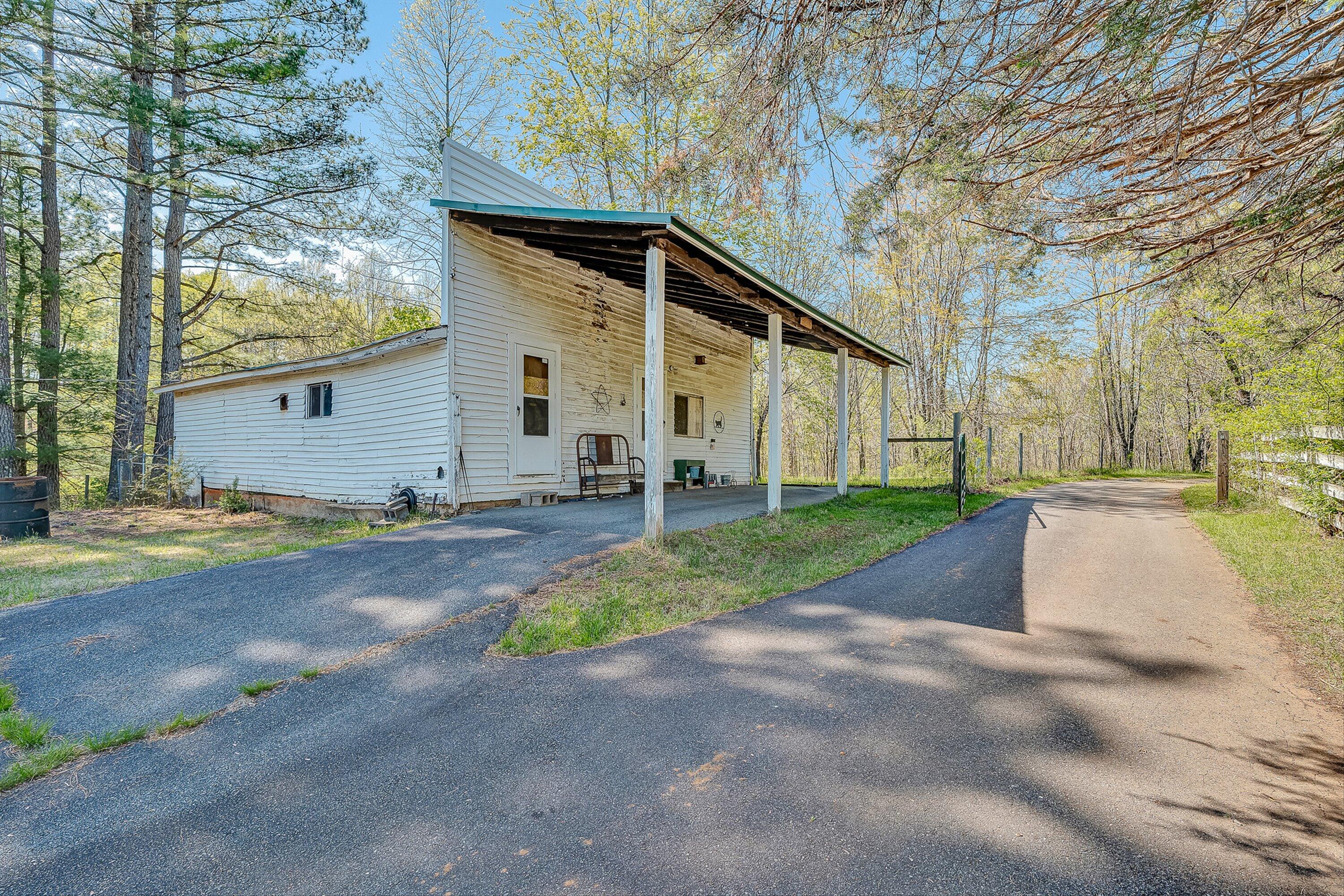 1220 Holley Ridge Road Henry, VA 24102 - Photo 53 of 69 54-VM-01611