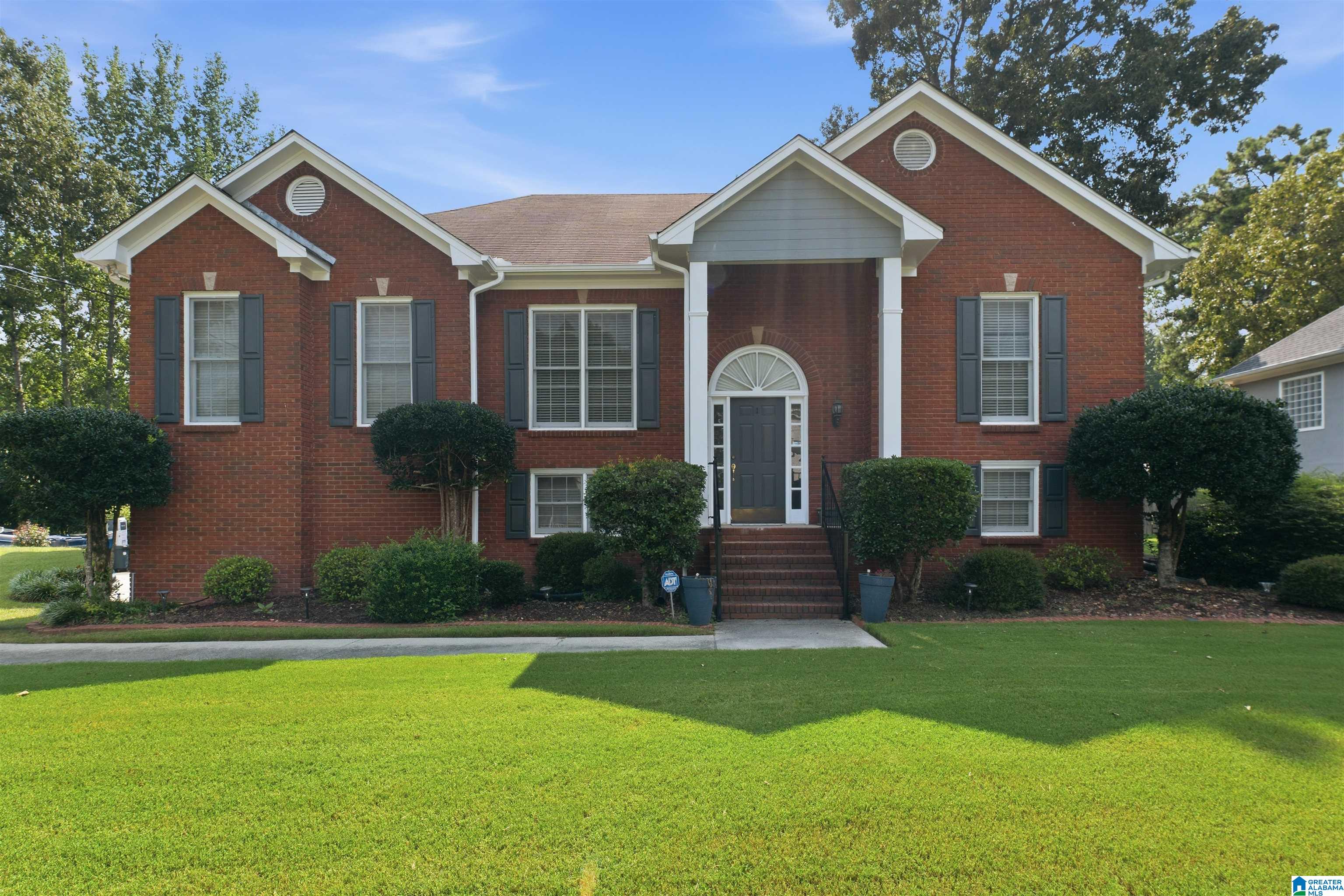 120 Kentwood Trail Alabaster, AL 35007 - Photo 1 of 46