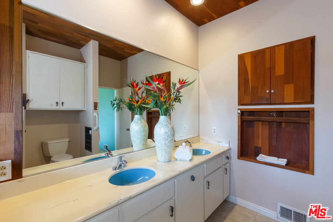 6627 Esplanade Playa del Rey, CA 90293 - Photo 8 of 38