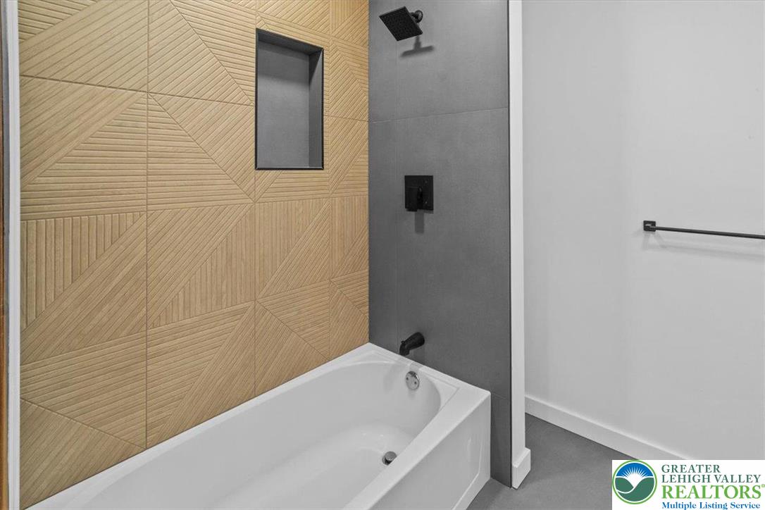 433 Sabol Road Stroudsburg, PA 18360 - Photo 18 of 32 Gallery Image 18