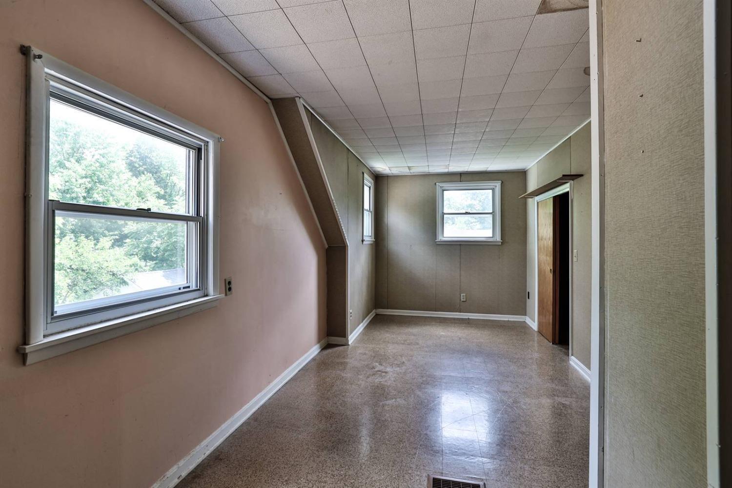 1087 Mc Kelvey Road Cincinnati, OH 45231 - Photo 28 of 29 Gallery Image 28
