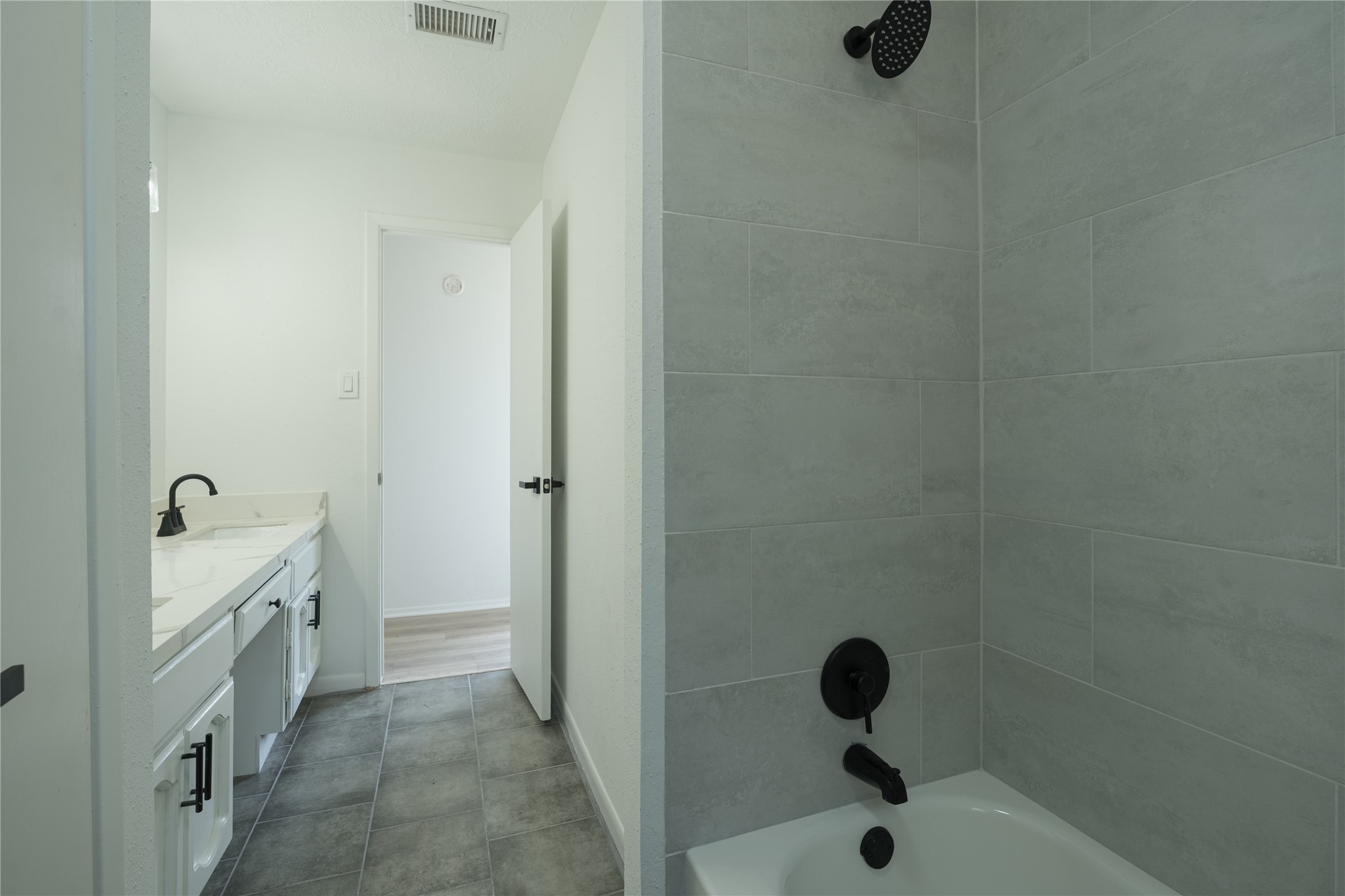 6023 Knotty Post Lane Spring, TX 77373 - Photo 18 of 32 Gallery Image 18
