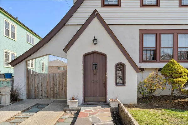 $3,000 | 310 Hayward Street, Yonkers, NY 10704