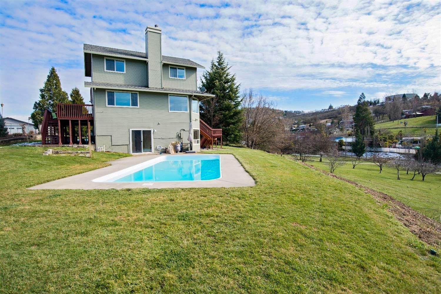 1340 Vawter Road Medford, OR 97501 - Photo 7 of 35 Inground Pool. Slider from the basement