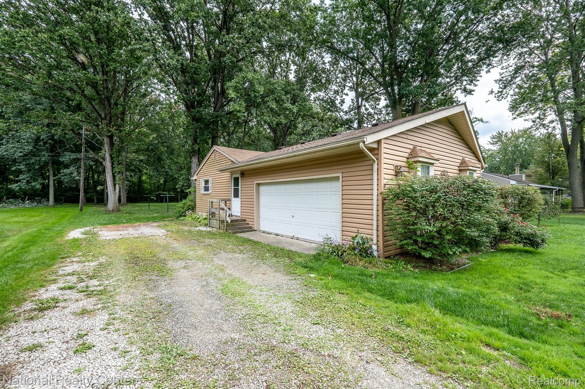 10625 Dewitt Road Belleville, MI 48111 - Photo 3 of 46 Gallery Image 3