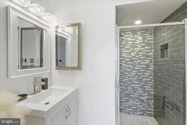 $2,100 | 3360 Huntley Square Drive, Unit B1, Temple Hills, MD 20748