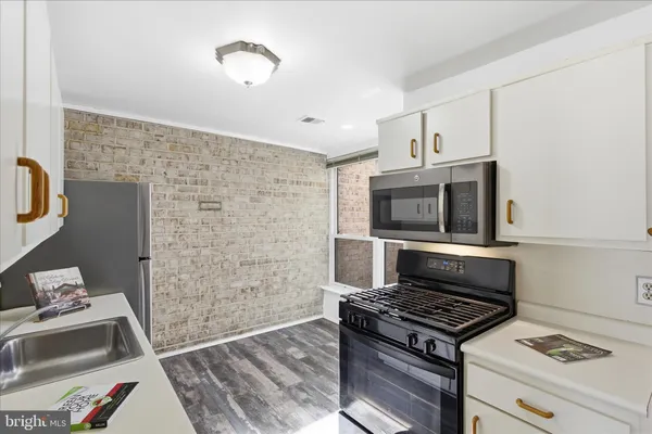 $2,100 | 3360 Huntley Square Drive, Unit B1, Temple Hills, MD 20748