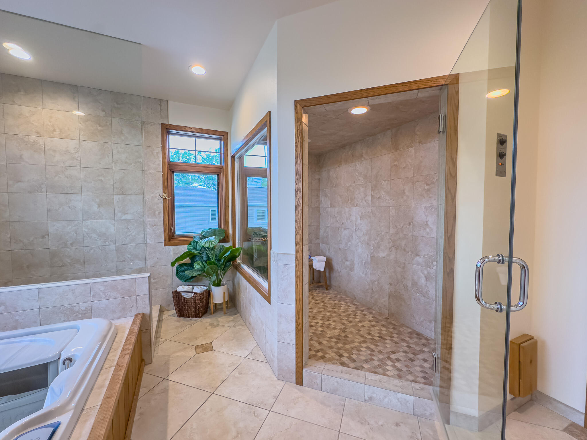 11604 North Granville Road Mequon, WI 53097 - Photo 36 of 49 Another View of Spa Room