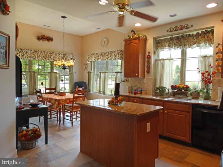 255 Sydney Road Southampton, PA 18966 - Photo 11 of 25 Kitchen