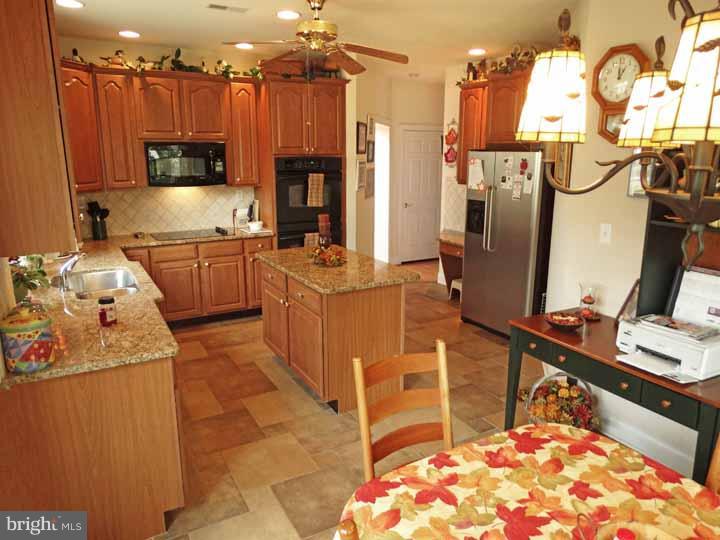255 Sydney Road Southampton, PA 18966 - Photo 12 of 25 Kitchen
