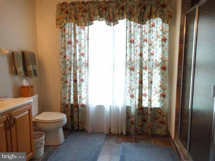 255 Sydney Road Southampton, PA 18966 - Photo 16 of 25 Master Bathroom