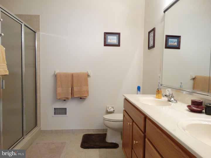 255 Sydney Road Southampton, PA 18966 - Photo 19 of 25 Bathroom