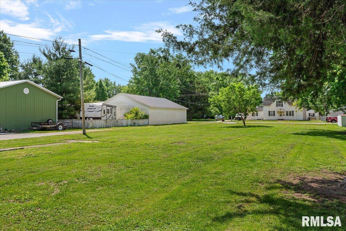 421 West Monroe Street Girard, IL 62640 - Photo 31 of 36