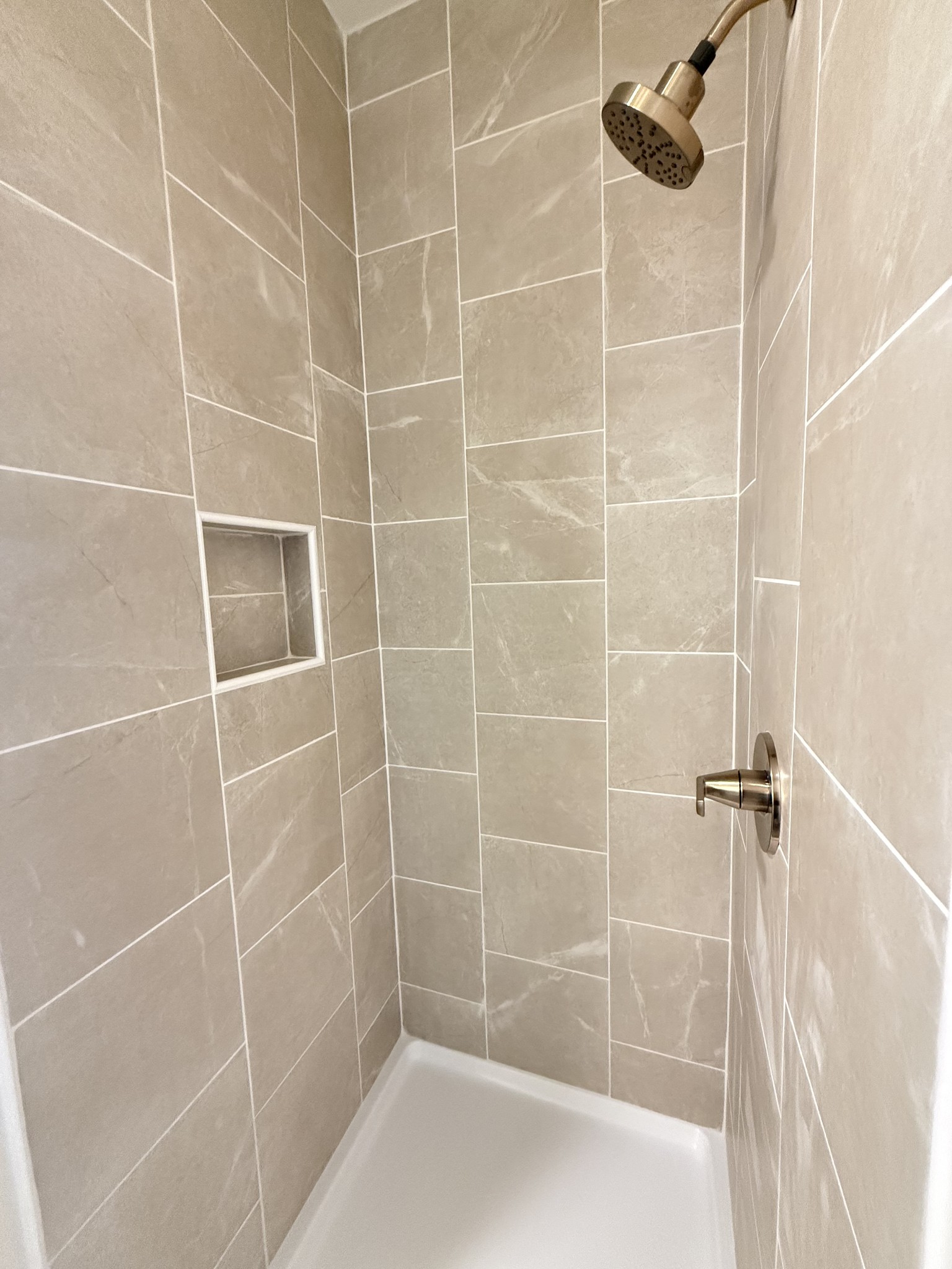 41 Sunny View Drive Carthage, TN 37030 - Photo 25 of 34 a bathroom with a shower