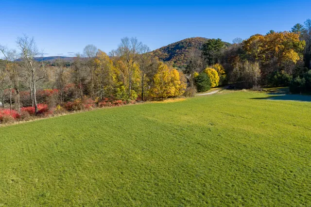 a view of an outdoor space and a yard