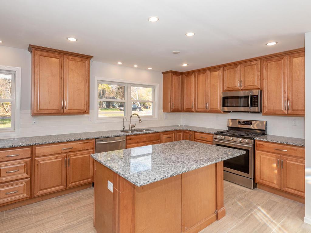 5685 Echo Road Shorewood, MN 55331 - Photo 11 of 42