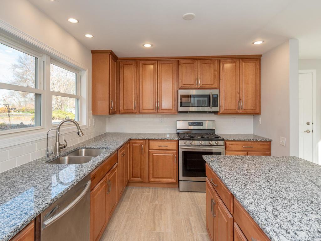 5685 Echo Road Shorewood, MN 55331 - Photo 12 of 42