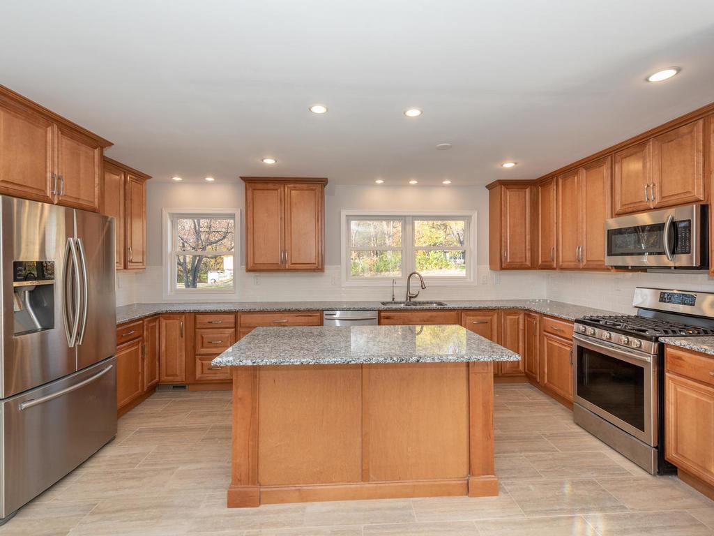 5685 Echo Road Shorewood, MN 55331 - Photo 10 of 42