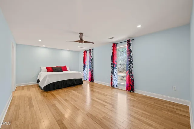 a view of walk in closet