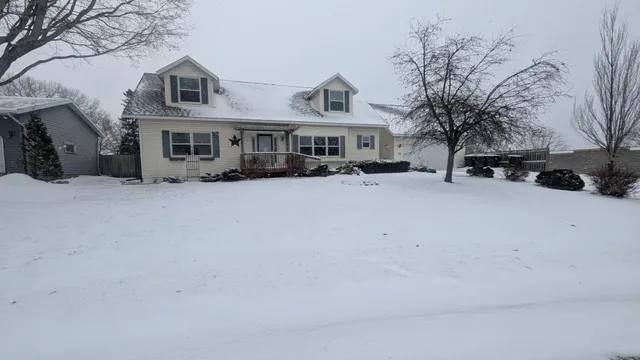 $259,000 | 701 Aspen Drive, St. Peter, MN 56082