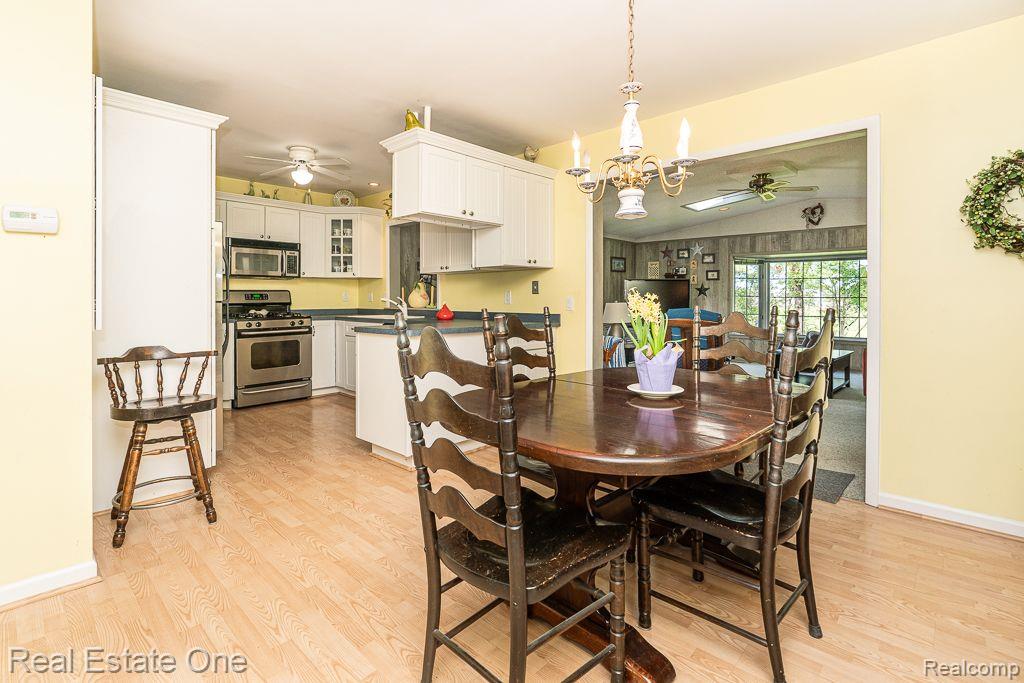 3958 Hedgerow Lane Rochester, MI 48306 - Photo 8 of 47