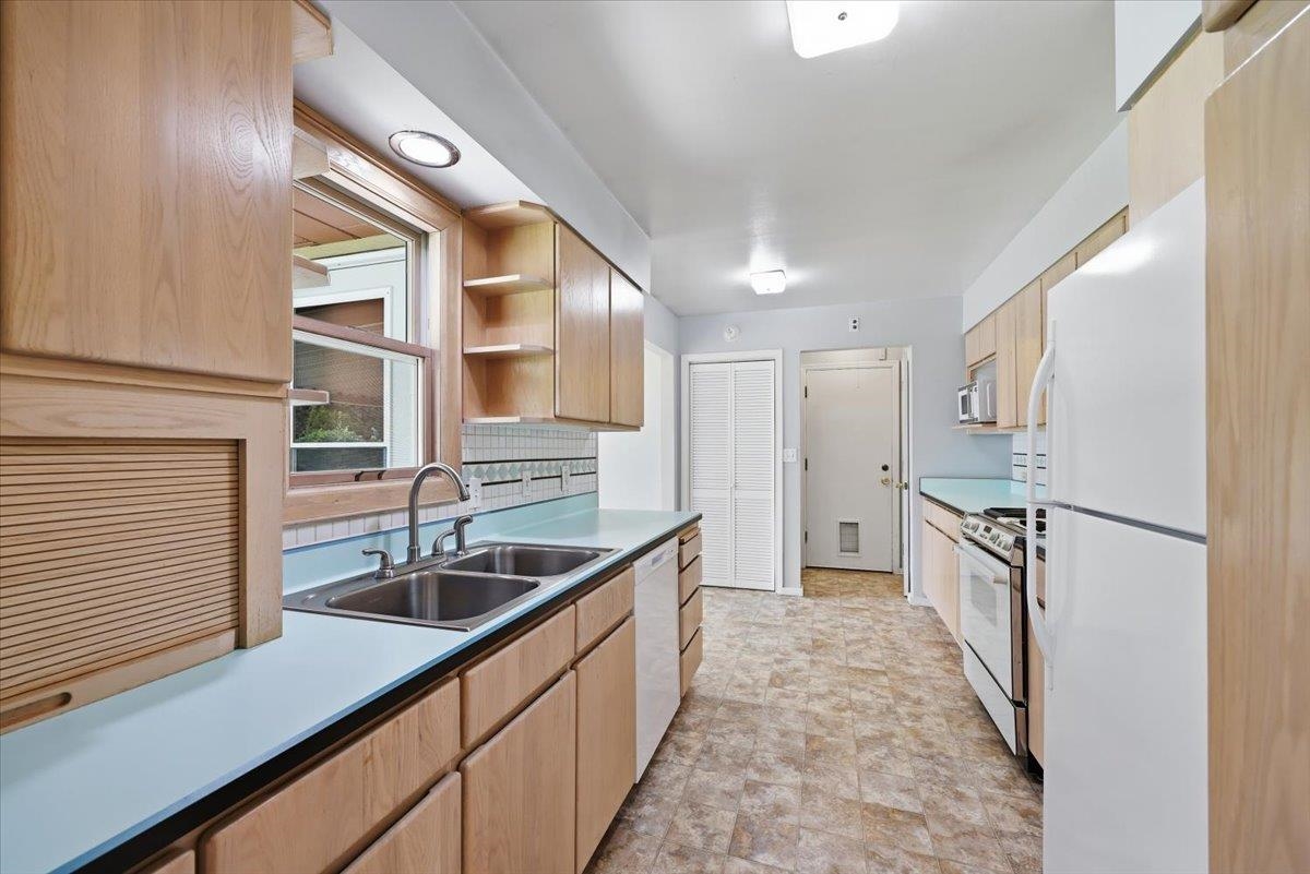 201 West Franklin Court Spokane, WA 99205 - Photo 12 of 35 Gallery Image 12