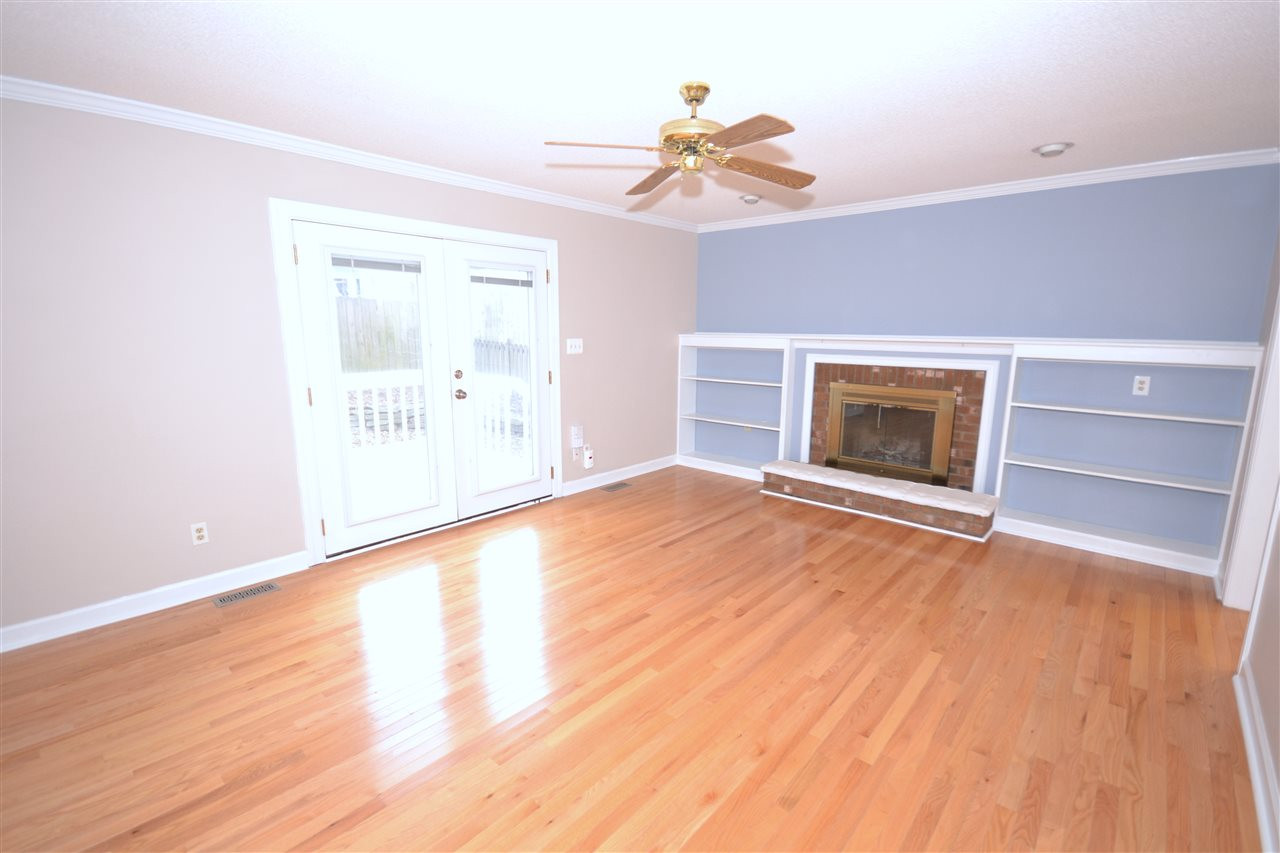 7704 Hilburn Drive Raleigh, NC 27613 - Photo 9 of 21 Living Room