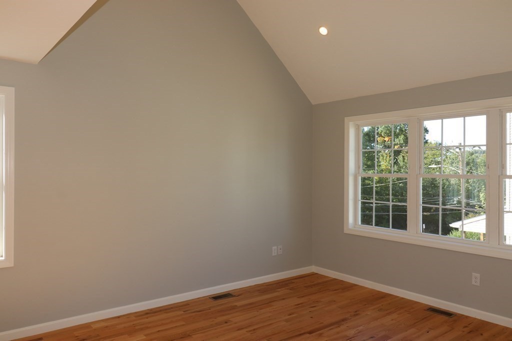 1 Naples Road Worcester, MA 01606 - Photo 4 of 15 Gallery Image 4