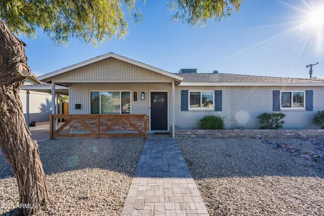$549,000 | 1715 South Roberts Road, Tempe, AZ 85281