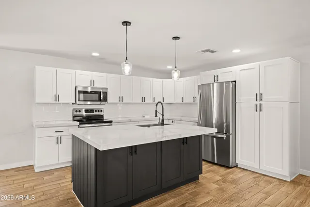 $549,000 | 1715 South Roberts Road, Tempe, AZ 85281