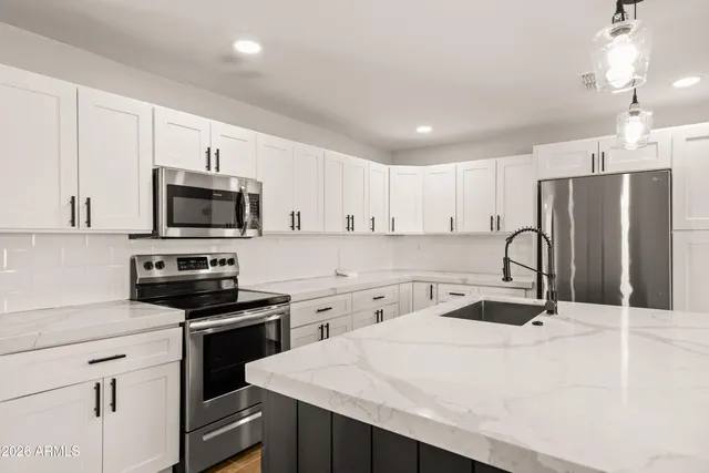 $549,000 | 1715 South Roberts Road, Tempe, AZ 85281