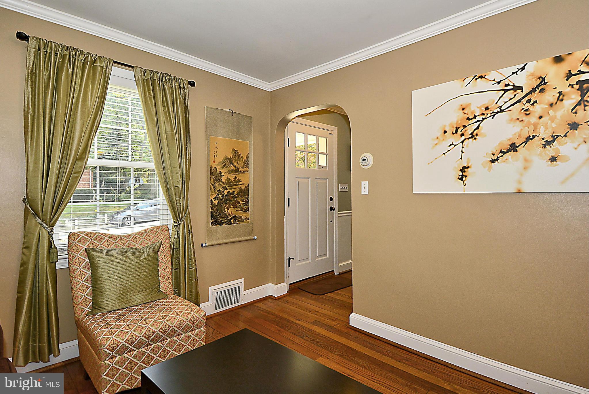 10412 Barrie Avenue Silver Spring, MD 20902 - Photo 16 of 30 Living Room