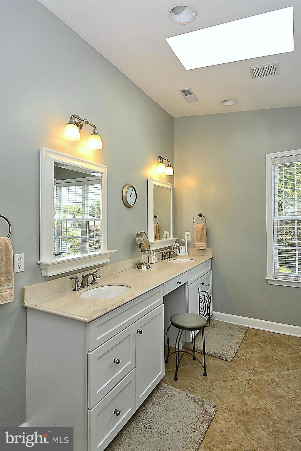 10412 Barrie Avenue Silver Spring, MD 20902 - Photo 21 of 30 Bath (Master)