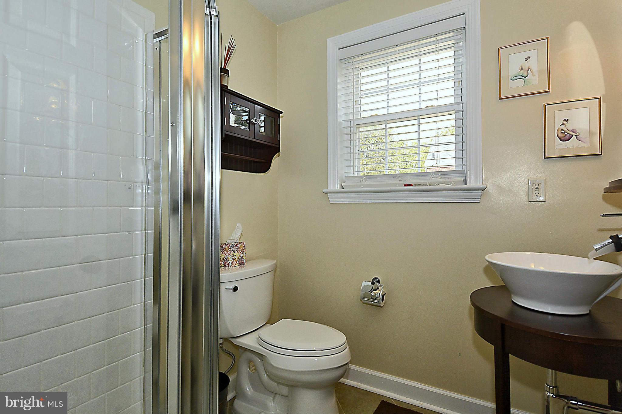 10412 Barrie Avenue Silver Spring, MD 20902 - Photo 29 of 30 Bath
