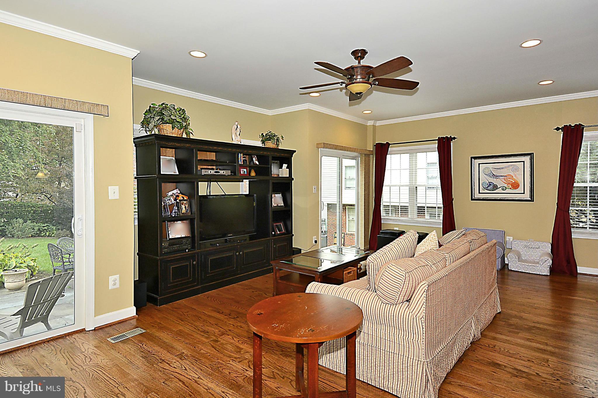 10412 Barrie Avenue Silver Spring, MD 20902 - Photo 8 of 30 Family Room