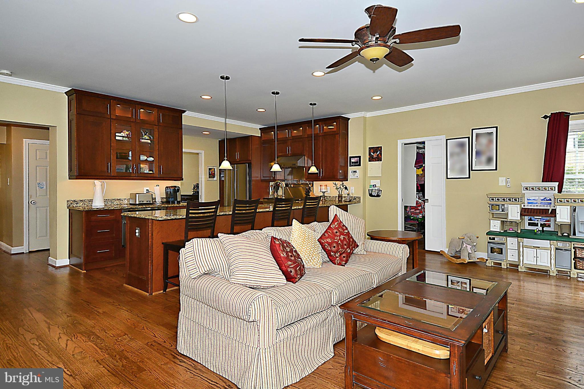 10412 Barrie Avenue Silver Spring, MD 20902 - Photo 10 of 30 Family Room