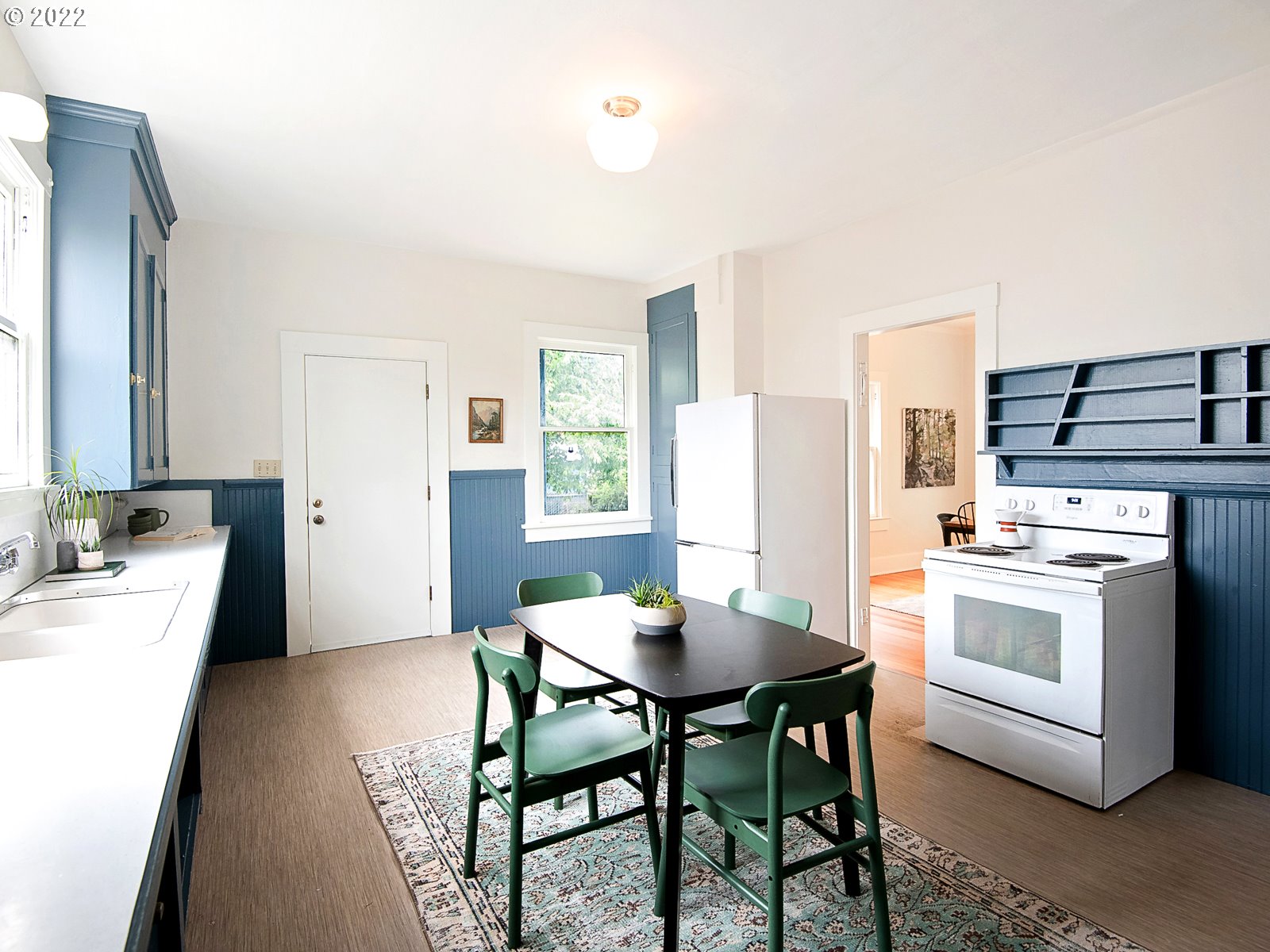 2041 North Rosa Parks Way Portland, OR 97217 - Photo 14 of 32 Kitchen