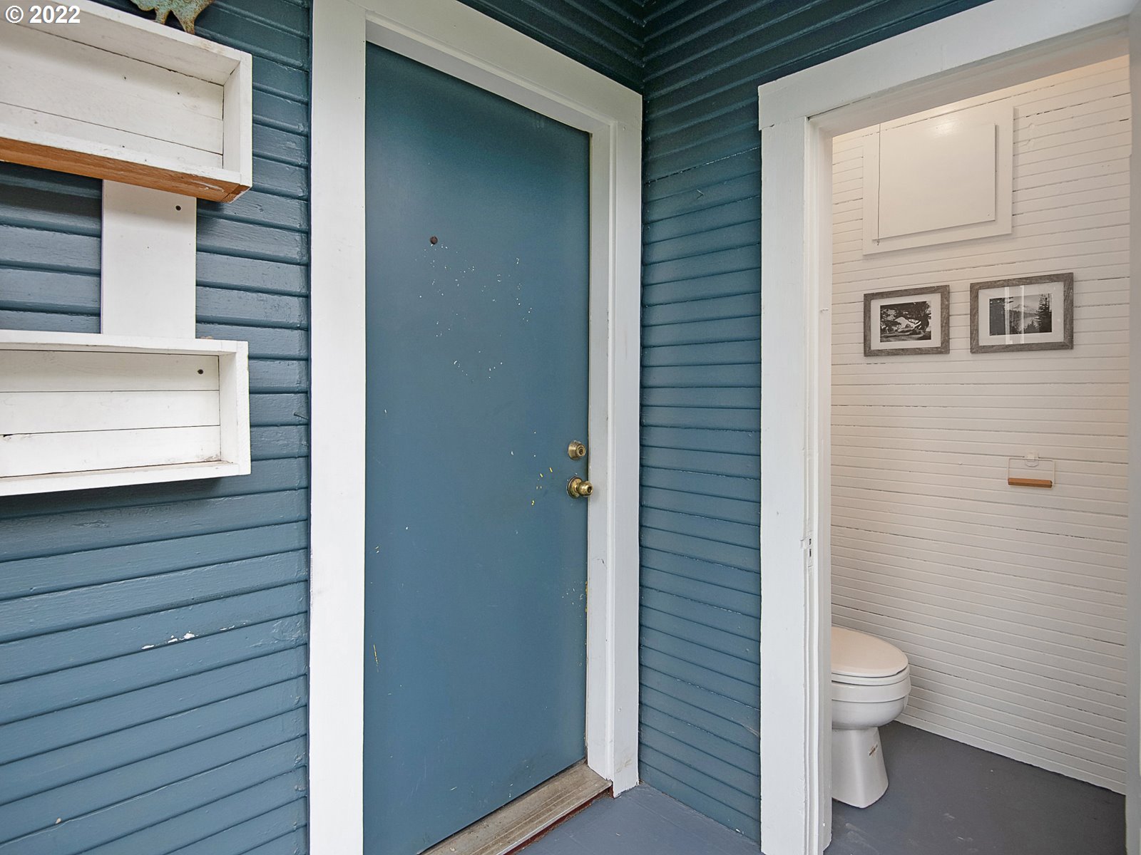 2041 North Rosa Parks Way Portland, OR 97217 - Photo 25 of 32 Bathroom