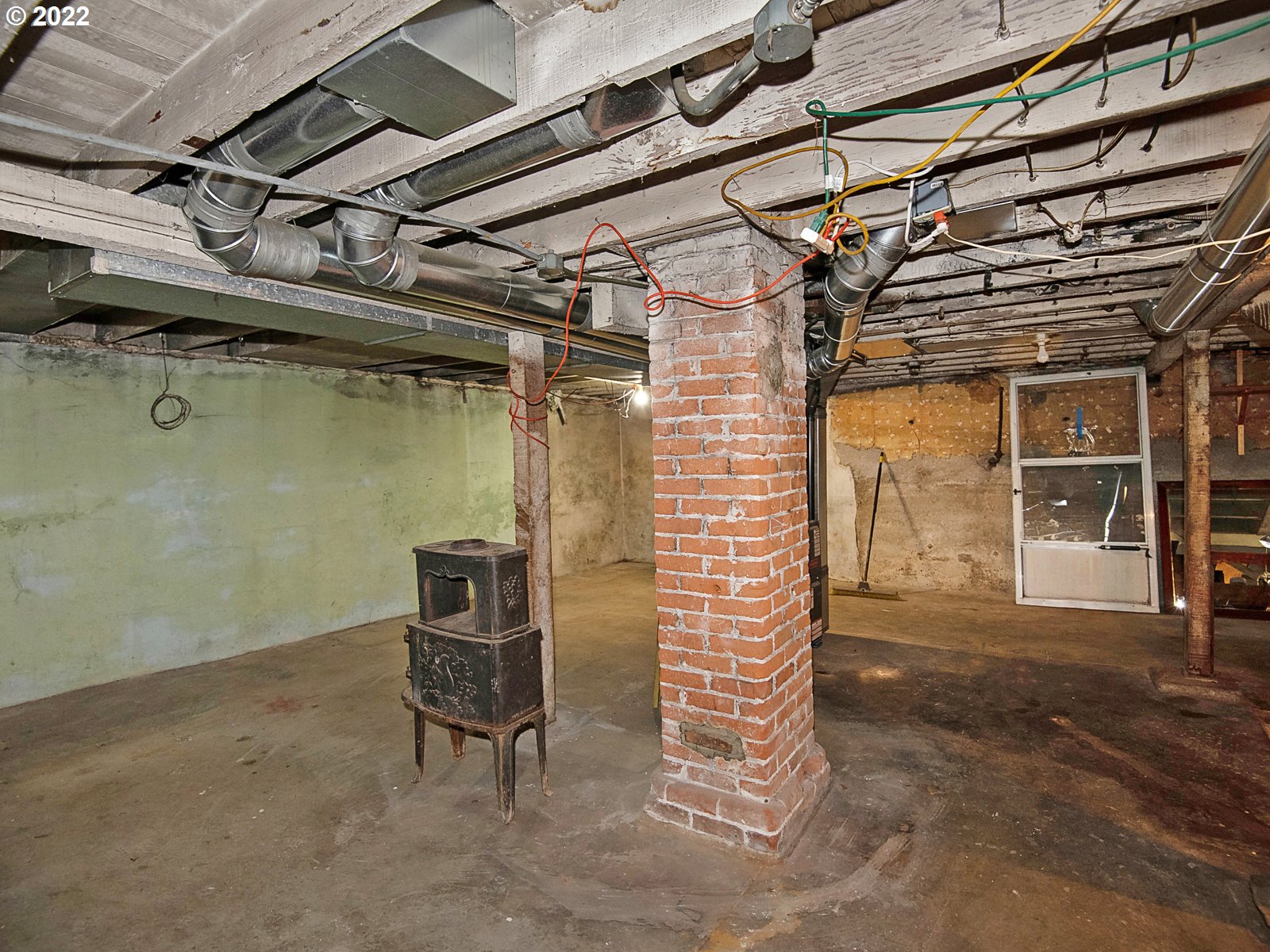 2041 North Rosa Parks Way Portland, OR 97217 - Photo 27 of 32 Basement