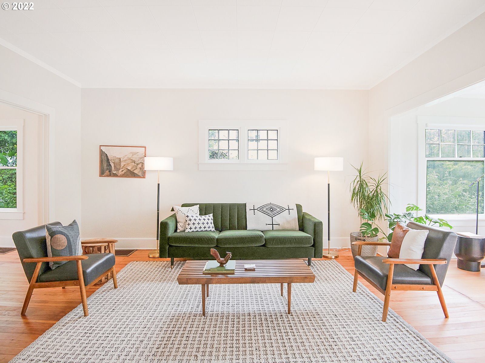 2041 North Rosa Parks Way Portland, OR 97217 - Photo 4 of 32 Living Room
