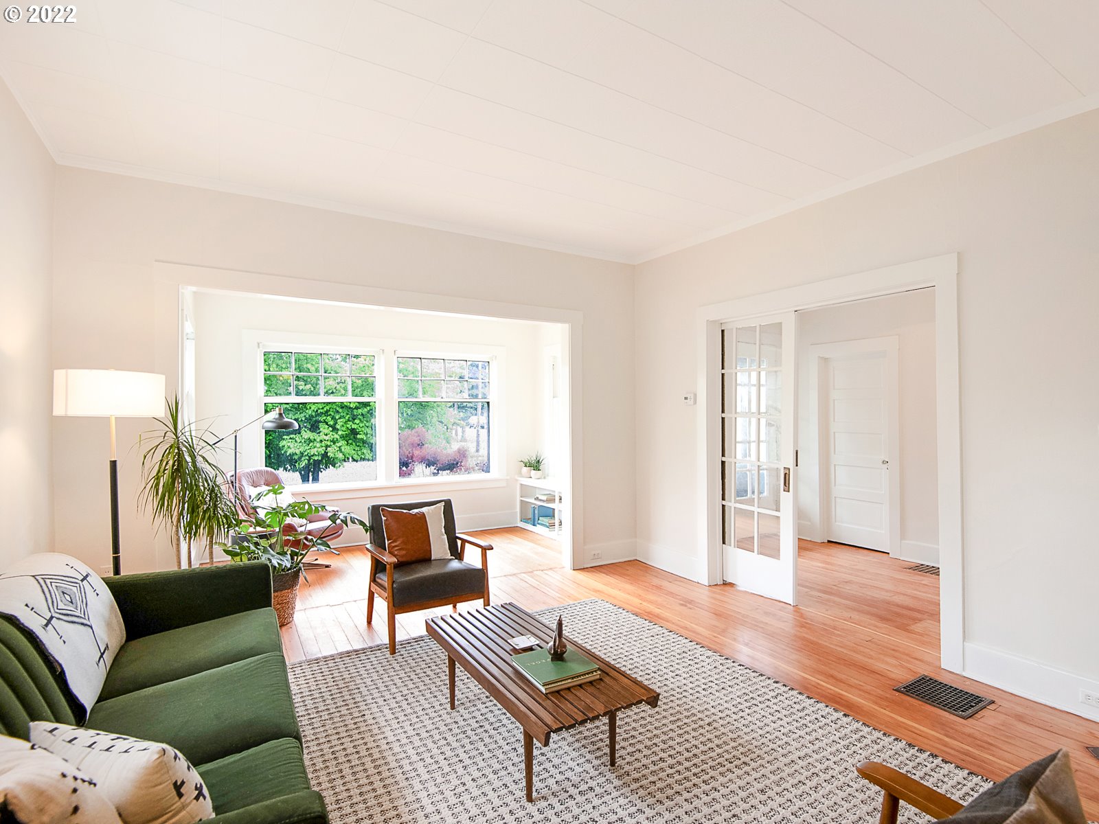 2041 North Rosa Parks Way Portland, OR 97217 - Photo 5 of 32 Living Room