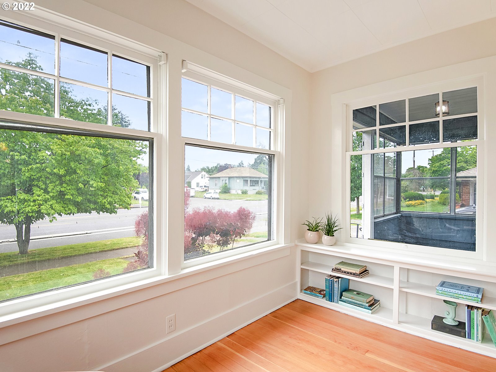 2041 North Rosa Parks Way Portland, OR 97217 - Photo 7 of 32 Sun Room