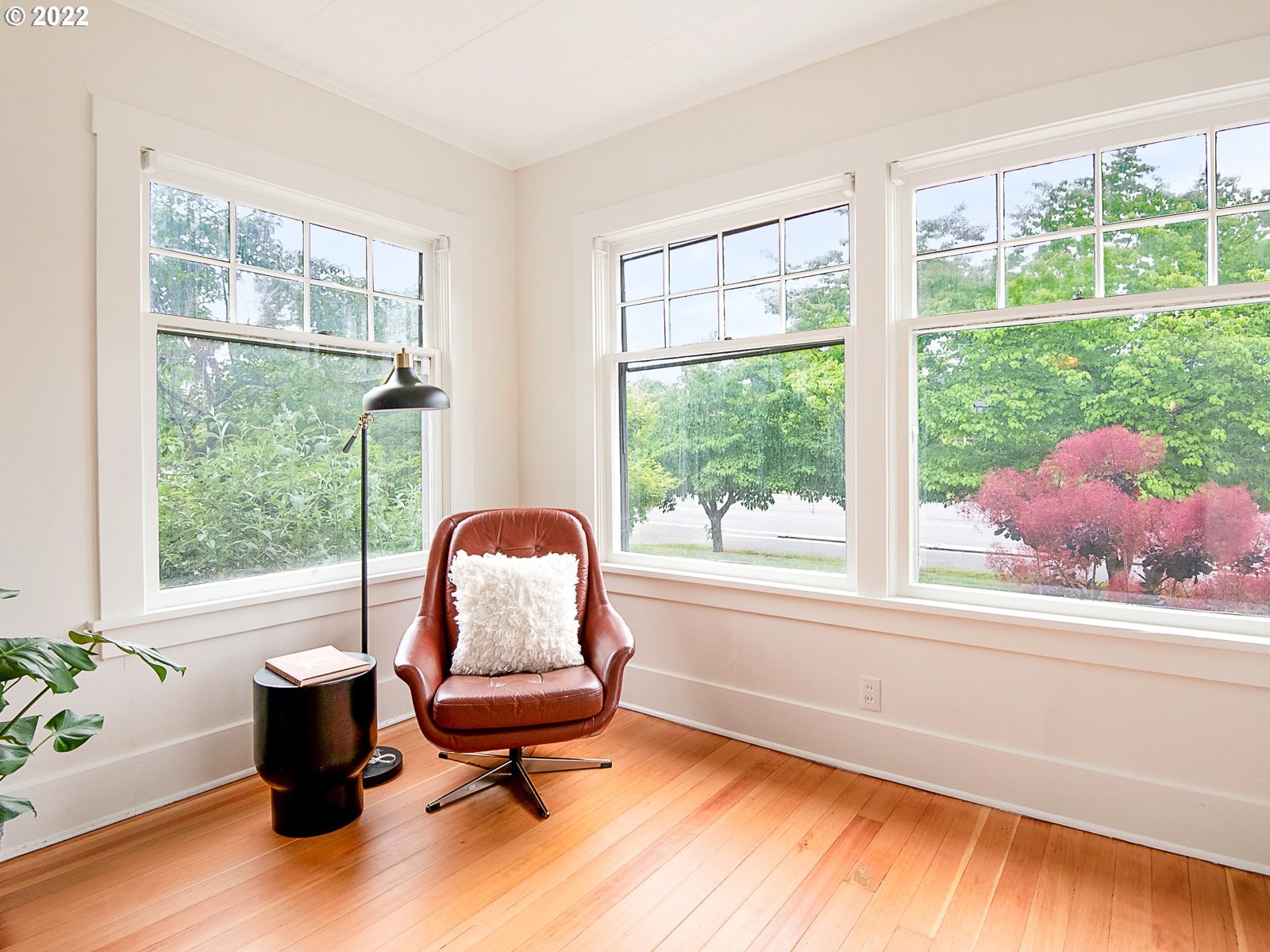 2041 North Rosa Parks Way Portland, OR 97217 - Photo 8 of 32 Sun Room